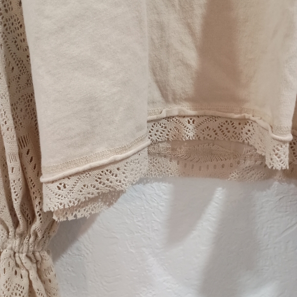 Oli & Hali Lace Detail Pullover Crop Top - Picture 3 of 10